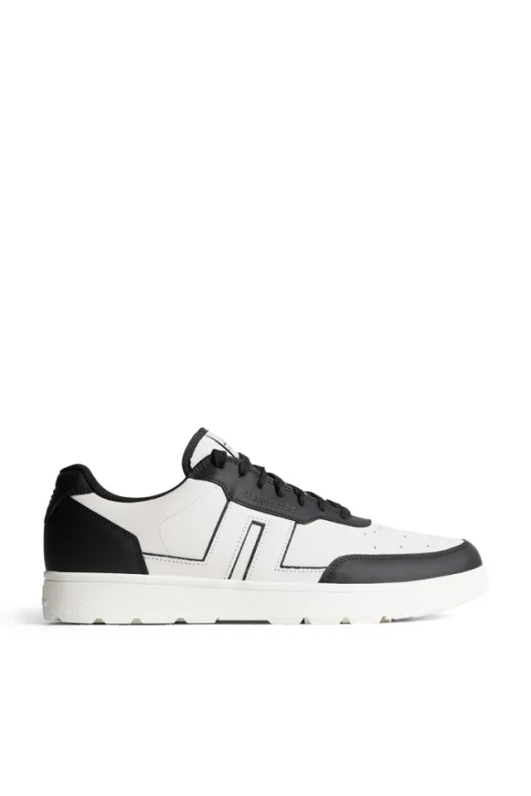 Ace Low-Top Golf Sneaker