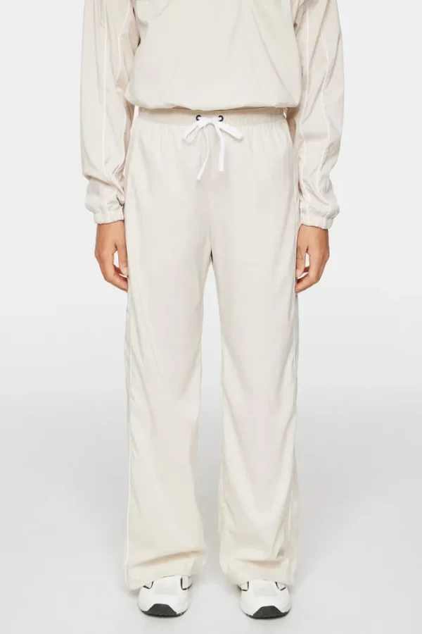 Mira Pant