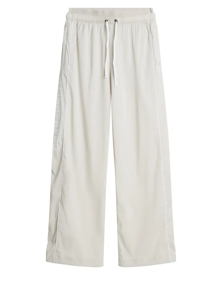 Mira Pant
